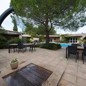 https://le-devem-de-mirapier.fr-provencehotel.com